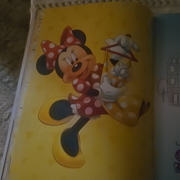 Disney Flash And Glow Stickertivity - Picture 9 of 11